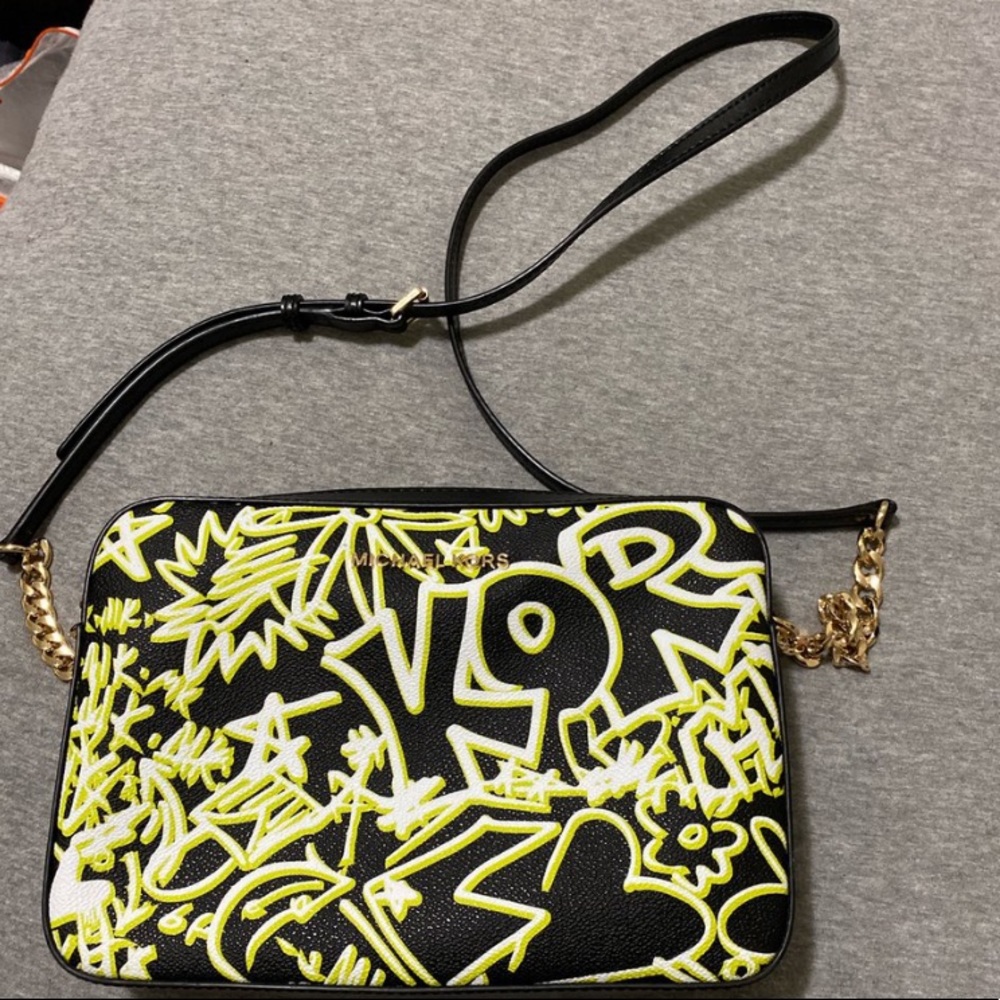 MICHAEL KORS CROSSBODY GRAFFITI BAG